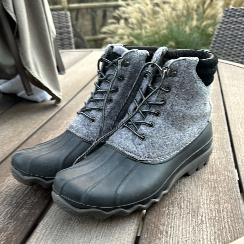 Mens size 12 Sperry Cold Bay Thinsulate Water-Resistant Chukka Gray Like New